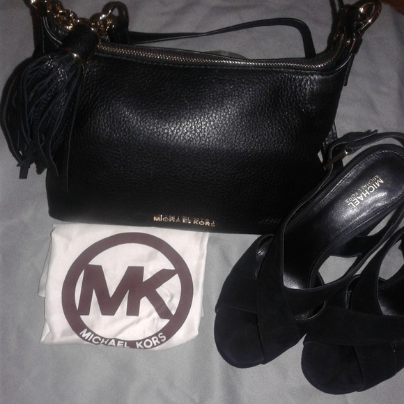 Michael Kors Crossbody - Picture 3 of 6